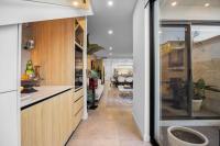 Stylish Mount Lawley Retreat Walk to Beaufort Street的厨房或小厨房