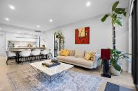 Stylish Mount Lawley Retreat Walk to Beaufort Street的休息区