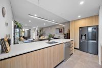 Stylish Mount Lawley Retreat Walk to Beaufort Street的厨房或小厨房