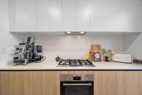 Stylish Mount Lawley Retreat Walk to Beaufort Street的厨房或小厨房