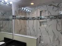 Waterfront Luxury Huge Condo with 15000sf Pool的一间浴室