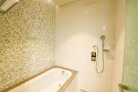 Grand Mercure Dubai City的一间浴室