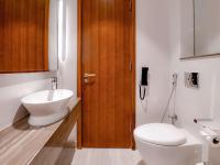 Grand Mercure Dubai City的一间浴室