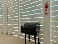 The Hangout House Relaxed 4BR Luxury, 3 King Suites, Walk to Beach, Pet Friendly平面图