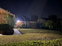 In a quiet neighborhood near the Main Street-Room C外面的花园