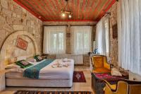 Luwian Stone House客房内的一张或多张床位