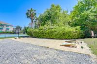 Less Than 2 Mi to Beach Savannah Shores Resort Condo!外面的花园