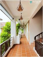 Ancient Garden Boutique Hoi An的阳台或露台