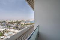 Luxury Apartments And Studios At Sea Side By Rently的阳台或露台