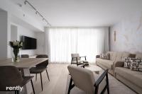 Luxury Apartments And Studios At Sea Side By Rently的电视和&#47;或娱乐中心