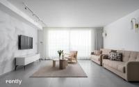 Luxury Apartments And Studios At Sea Side By Rently的电视和&#47;或娱乐中心
