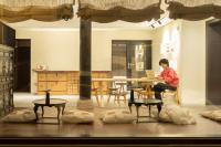 Boro Hanok Hostel in Myeongdong的休息区
