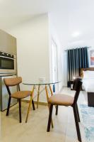 Accra Luxury Apartments at The Gallery的厨房或小厨房