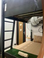 Zzz Hostel Malang客房内的一张或多张床位