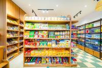 酒店内部或周边的超市或其他商店
