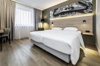 Park Inn by Radisson Vilnius Airport Hotel & Conference Centre客房内的一张或多张床位