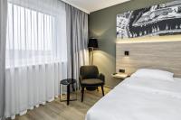 Park Inn by Radisson Vilnius Airport Hotel & Conference Centre客房内的一张或多张床位