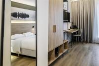 Park Inn by Radisson Vilnius Airport Hotel & Conference Centre客房内的一张或多张床位