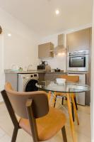 Accra Luxury Apartments at The Gallery的厨房或小厨房