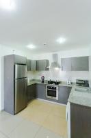 Accra Luxury Apartments at The Gallery的厨房或小厨房