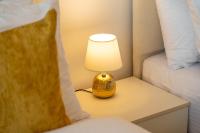 Chalet Homes - LUX New Studio With 2 Double Beds in Downtown Dubai客房内的一张或多张床位