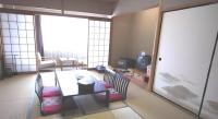 Tateyama Kokusai Hotel的电视和/或娱乐中心