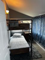 Atlantic Breeze Motel &amp; Apartments客房内的一张或多张床位