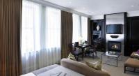 Fifteen Beacon Hotel客房内的一张或多张床位