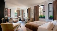 Fifteen Beacon Hotel客房内的一张或多张床位