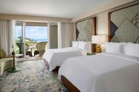 The St. Regis Bermuda Resort客房内的一张或多张床位