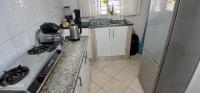 Furnished self catering cottage的厨房或小厨房