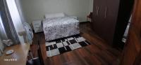 Furnished self catering cottage客房内的一张或多张床位