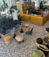 Dali Hôtel Montauban的休息区