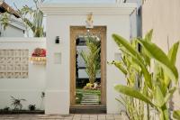 Luxury Nanda villa Ubud外面的花园