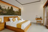 Luxury Nanda villa Ubud客房内的一张或多张床位