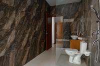 Luxury Nanda villa Ubud的一间浴室