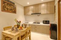 Luxury Nanda villa Ubud的厨房或小厨房