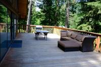 Chalet at Rainier Lodge (0.4 miles from the entrance)的阳台或露台