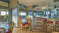 Ocean Front - Luxury Condo餐厅或其他用餐的地方