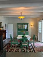 The Bungalow - Experience the 20s的休息区