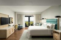 Hotel Effie Sandestin Resort, Autograph Collection客房内的一张或多张床位