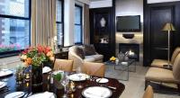 Fifteen Beacon Hotel的休息区