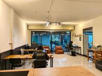 TIMN Hostel Female Only的休息区