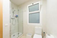 Hostal BESTPRICE Barcelona Stadium的一间浴室