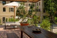 Hôtel du Couvent, a Luxury Collection Hotel, Nice的阳台或露台