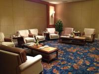 Vienna International Hotel Shenzhen North Station Branch的休息区