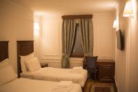 Hotel Opera客房内的一张或多张床位