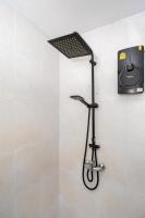 Kata Station Boutique Hotel的一间浴室