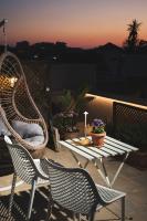 Lignum Suites Chania的阳台或露台