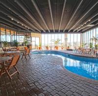 ONE More Sandy Day - 2BR 2BA Beach Condo, Sleeps 6内部或周边的泳池